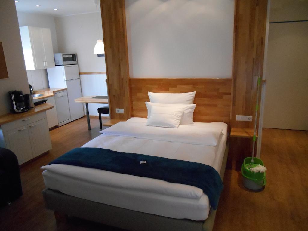 Warum Ins Hotel Неккарзульм Номер фото